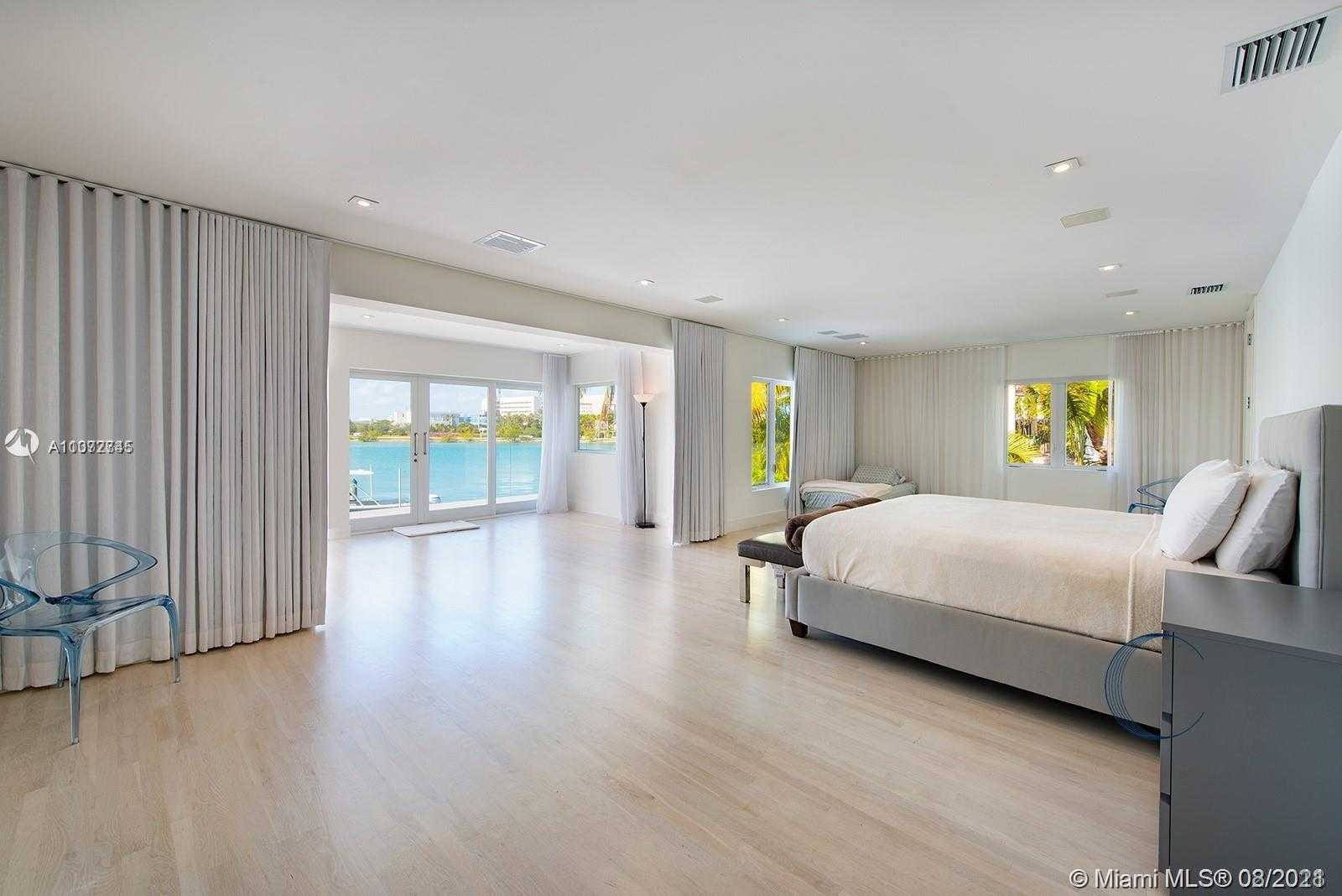 Small Image of 3026 NORTH BAY RD, Miami Beach Number 15