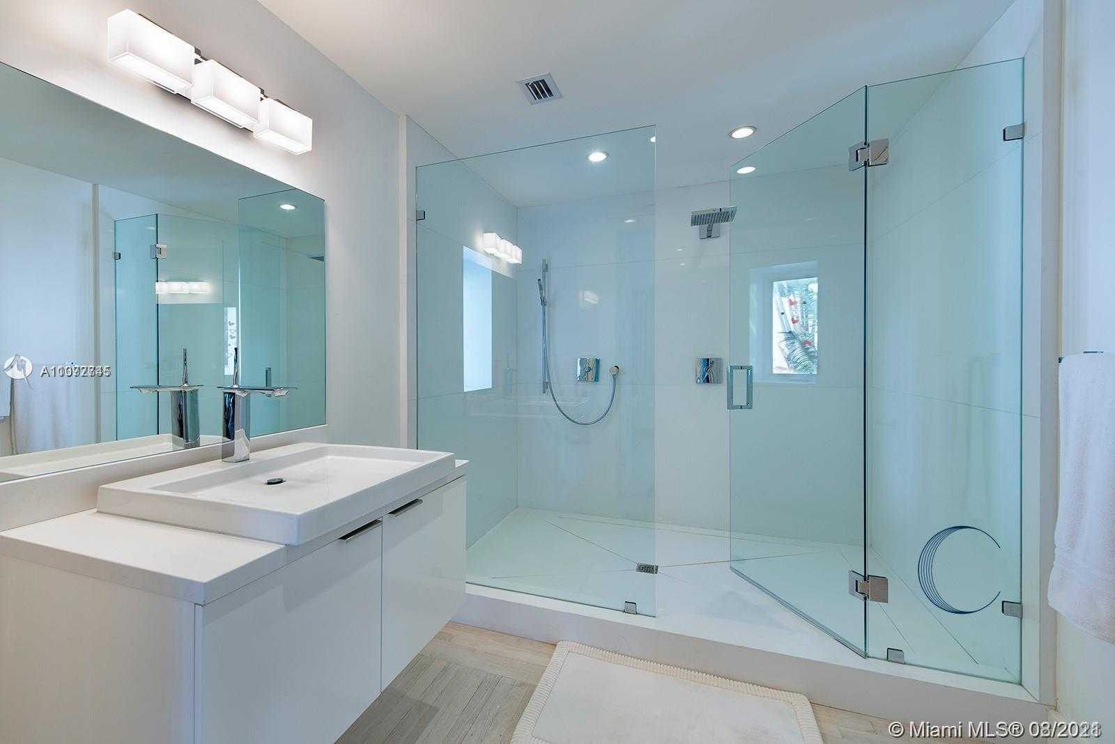 Small Image of 3026 NORTH BAY RD, Miami Beach Number 19