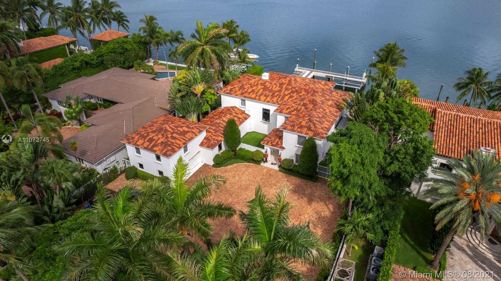 Small Image of 3026 NORTH BAY RD, Miami Beach Number 2