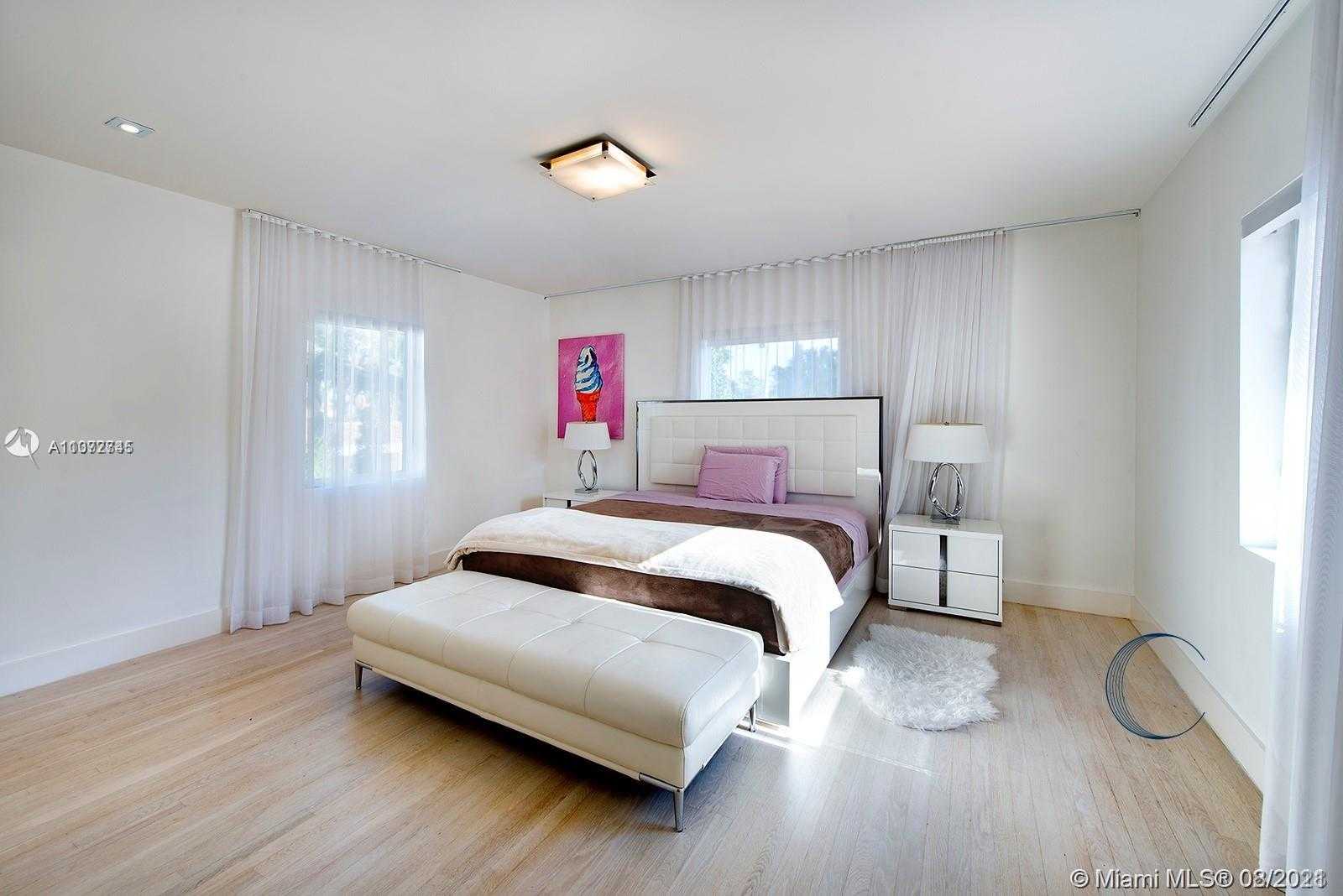 Small Image of 3026 NORTH BAY RD, Miami Beach Number 21