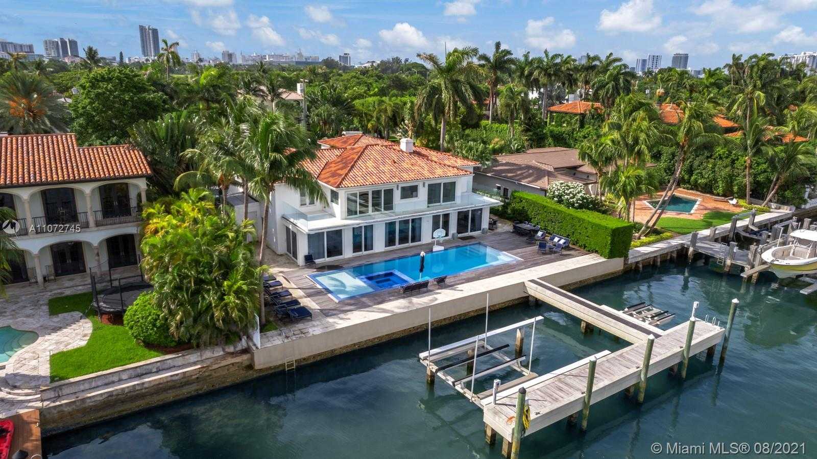 Small Image of 3026 NORTH BAY RD, Miami Beach Number 35