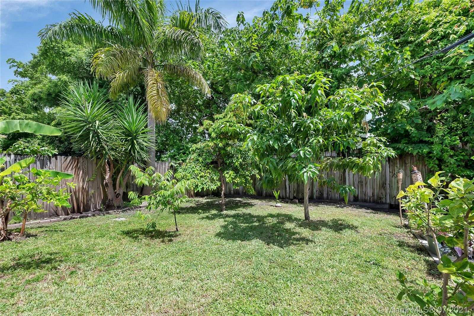 Small Image of 3201 THOMAS AVE, Miami Number 14