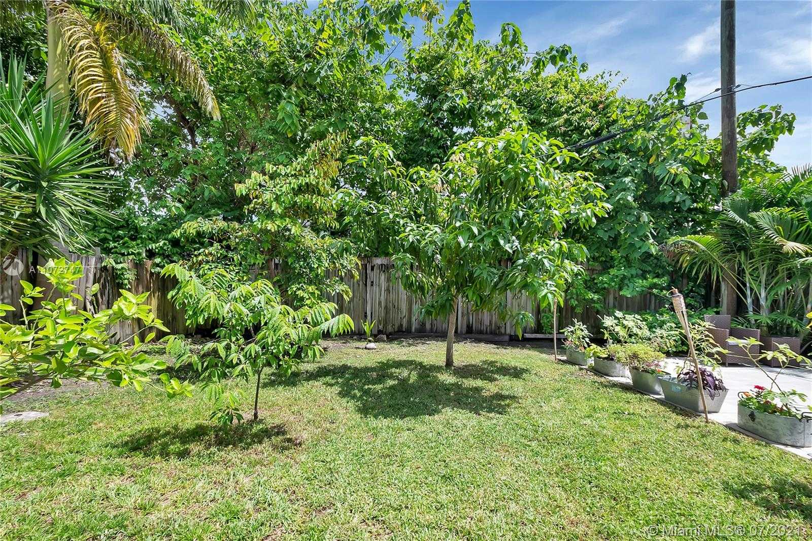 Small Image of 3201 THOMAS AVE, Miami Number 15