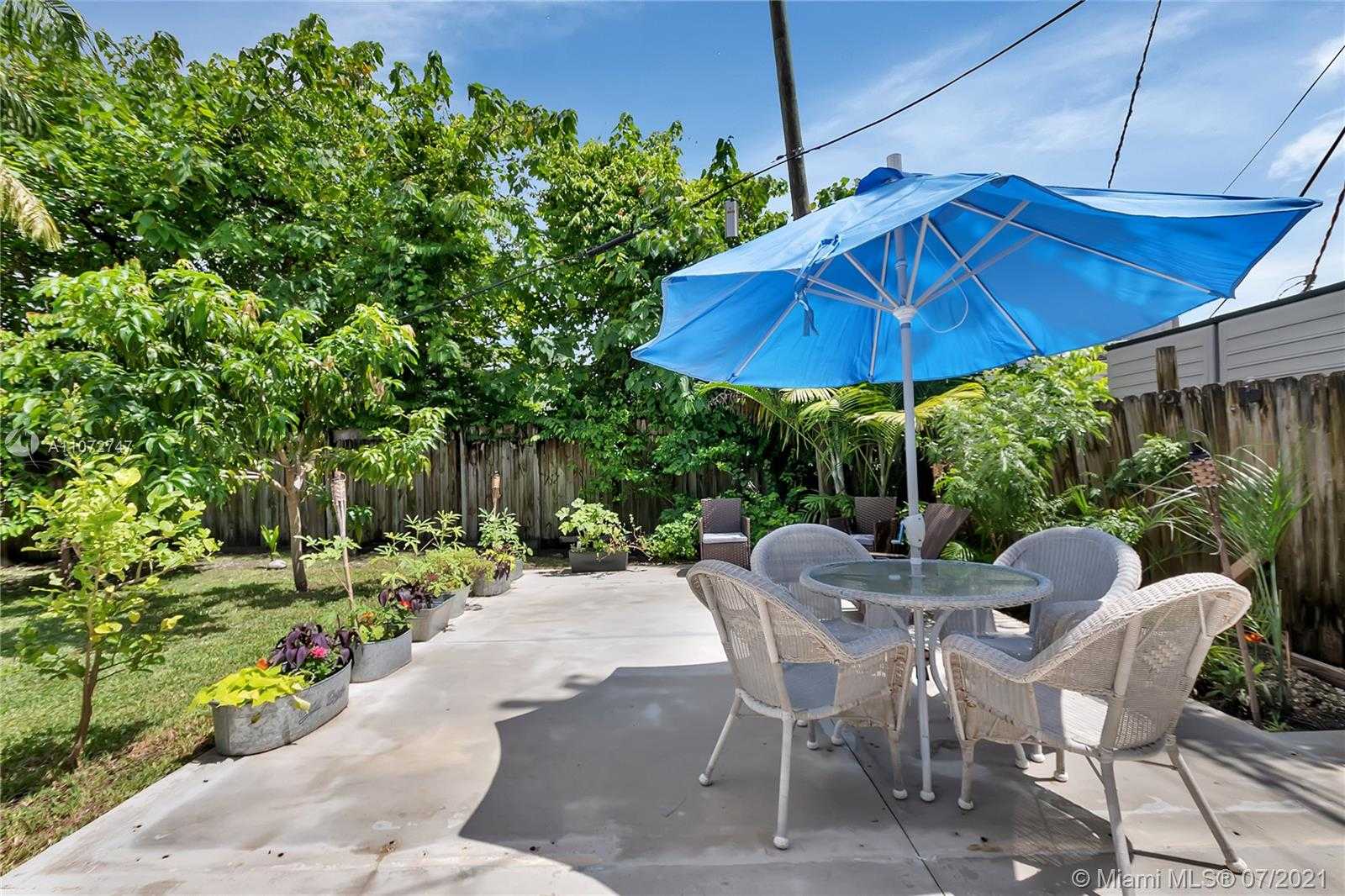 Small Image of 3201 THOMAS AVE, Miami Number 17