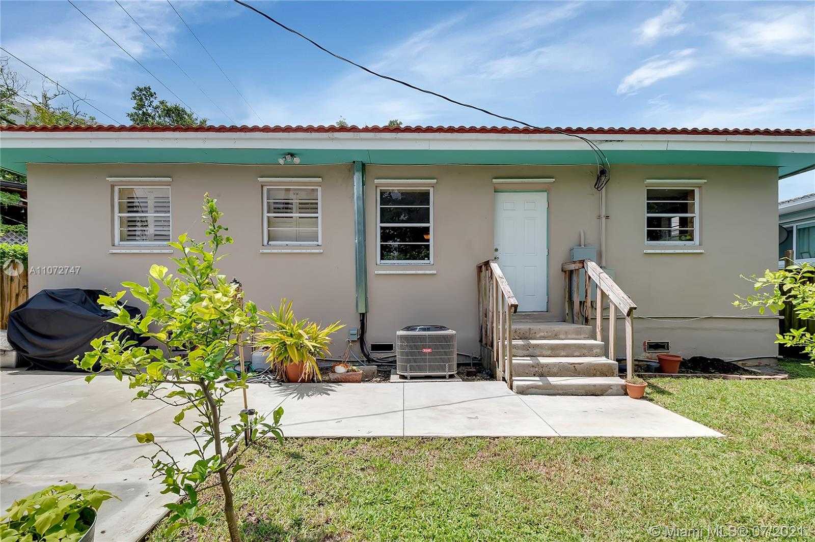 Small Image of 3201 THOMAS AVE, Miami Number 18