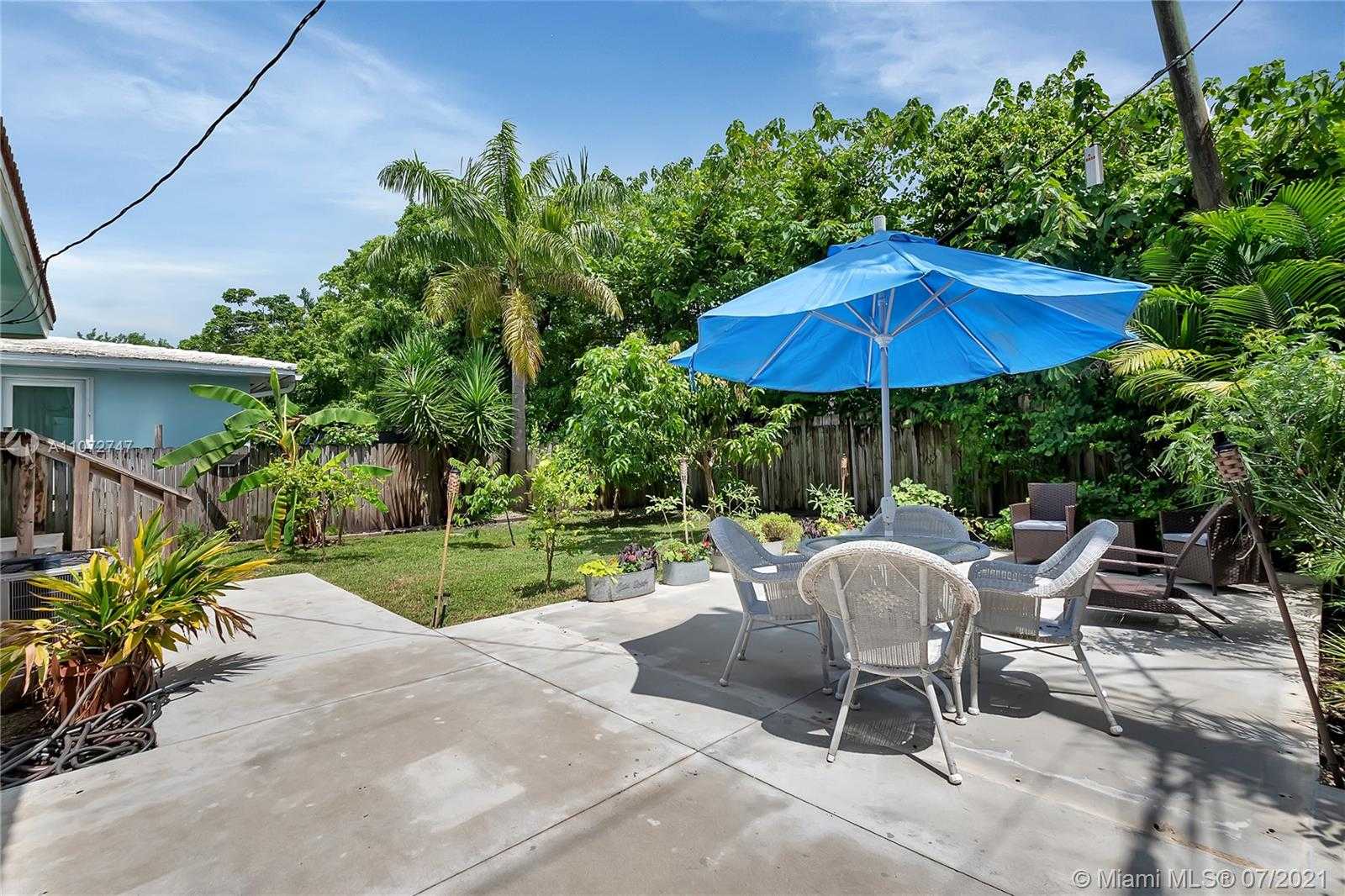 Small Image of 3201 THOMAS AVE, Miami Number 2