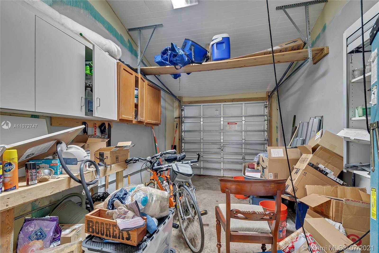 Small Image of 3201 THOMAS AVE, Miami Number 21