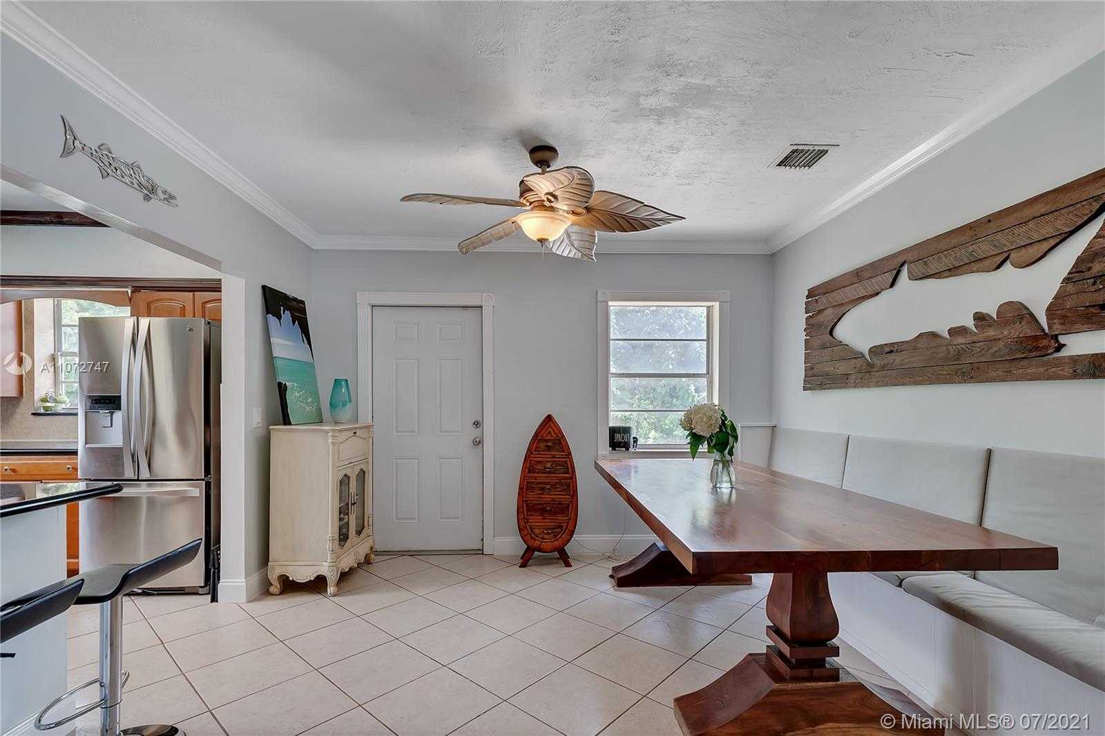 Small Image of 3201 THOMAS AVE, Miami Number 6
