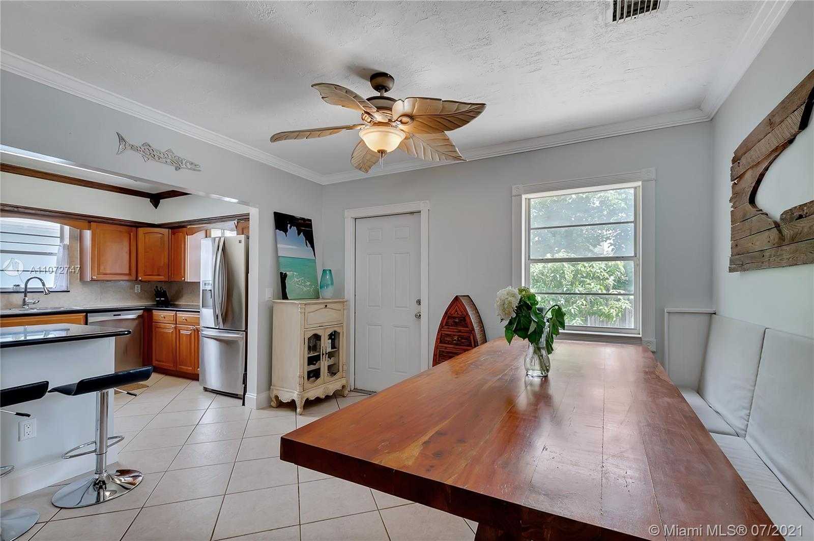 Small Image of 3201 THOMAS AVE, Miami Number 7