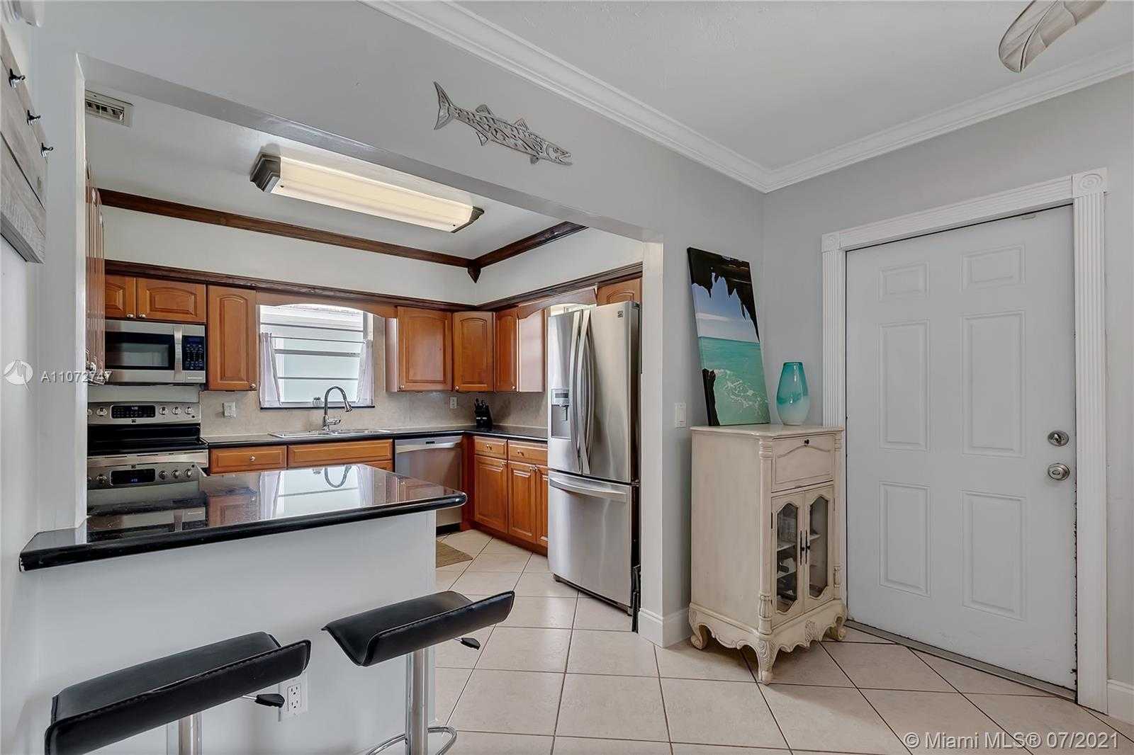 Small Image of 3201 THOMAS AVE, Miami Number 9