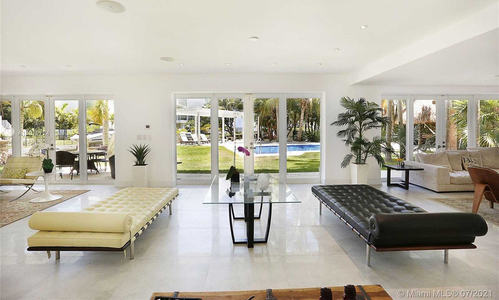 Small Image of 3577 STEWART AVE, Miami Number 11