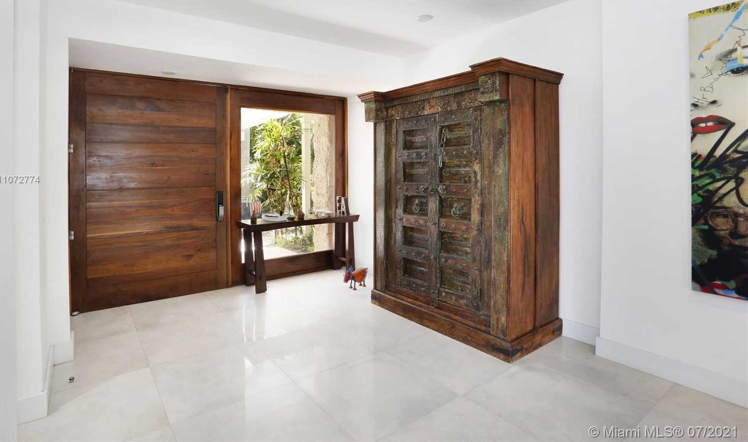 Small Image of 3577 STEWART AVE, Miami Number 13