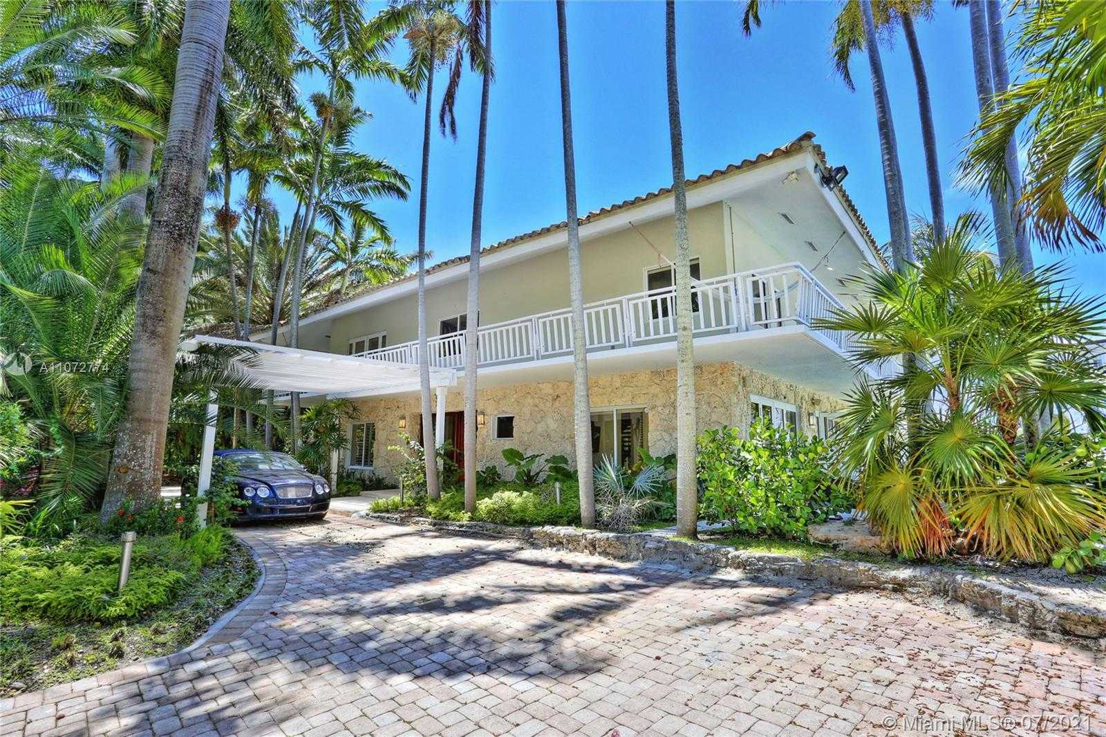 Small Image of 3577 STEWART AVE, Miami Number 2