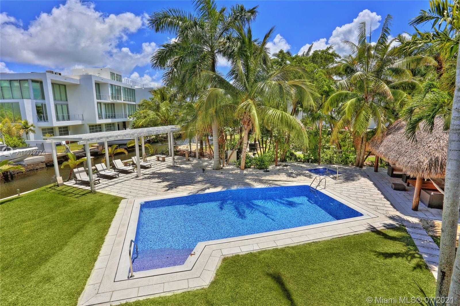 Small Image of 3577 STEWART AVE, Miami Number 24