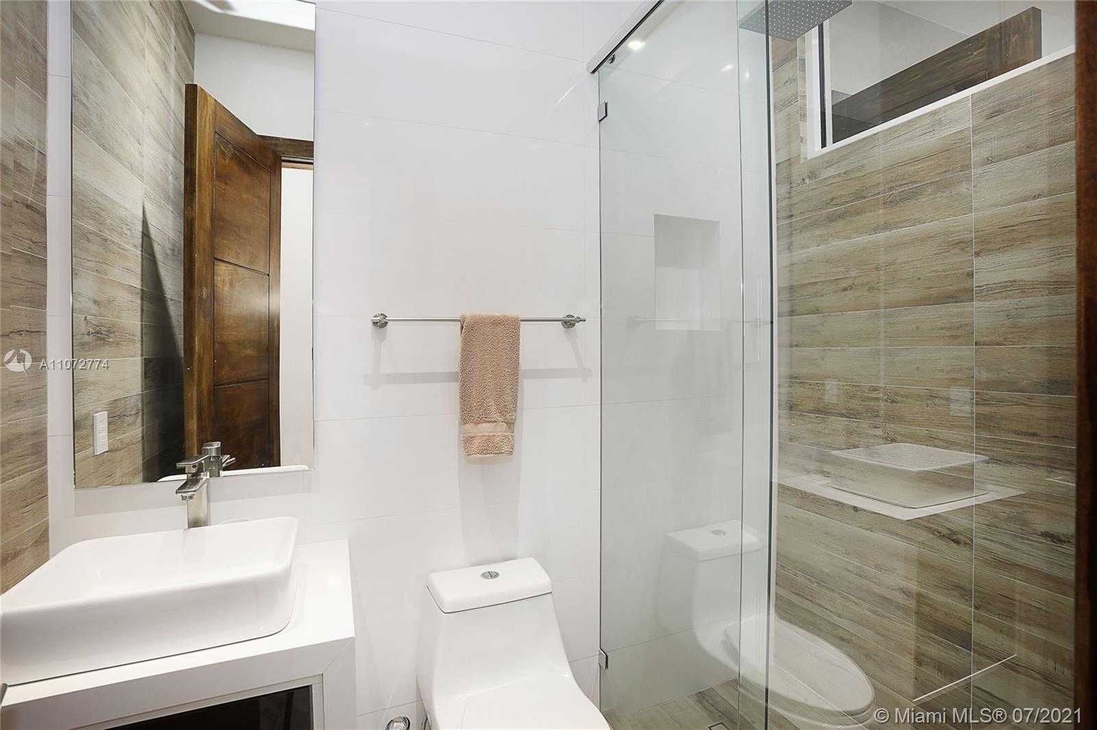 Small Image of 3577 STEWART AVE, Miami Number 29