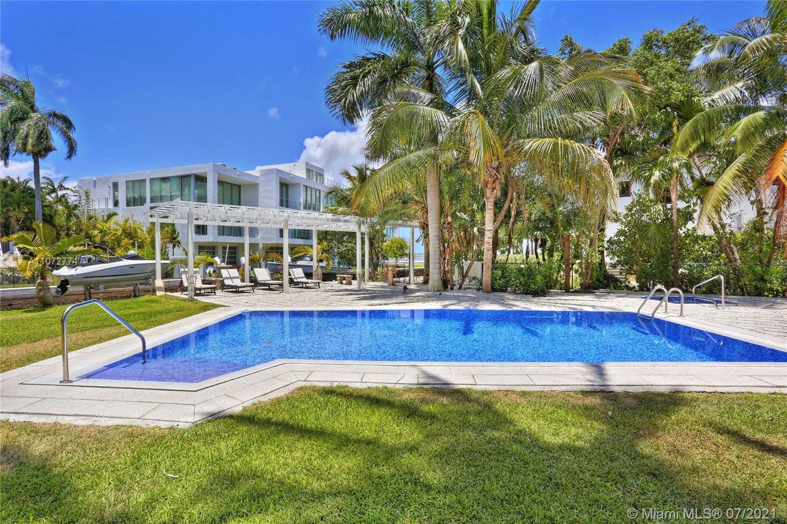 Small Image of 3577 STEWART AVE, Miami Number 34