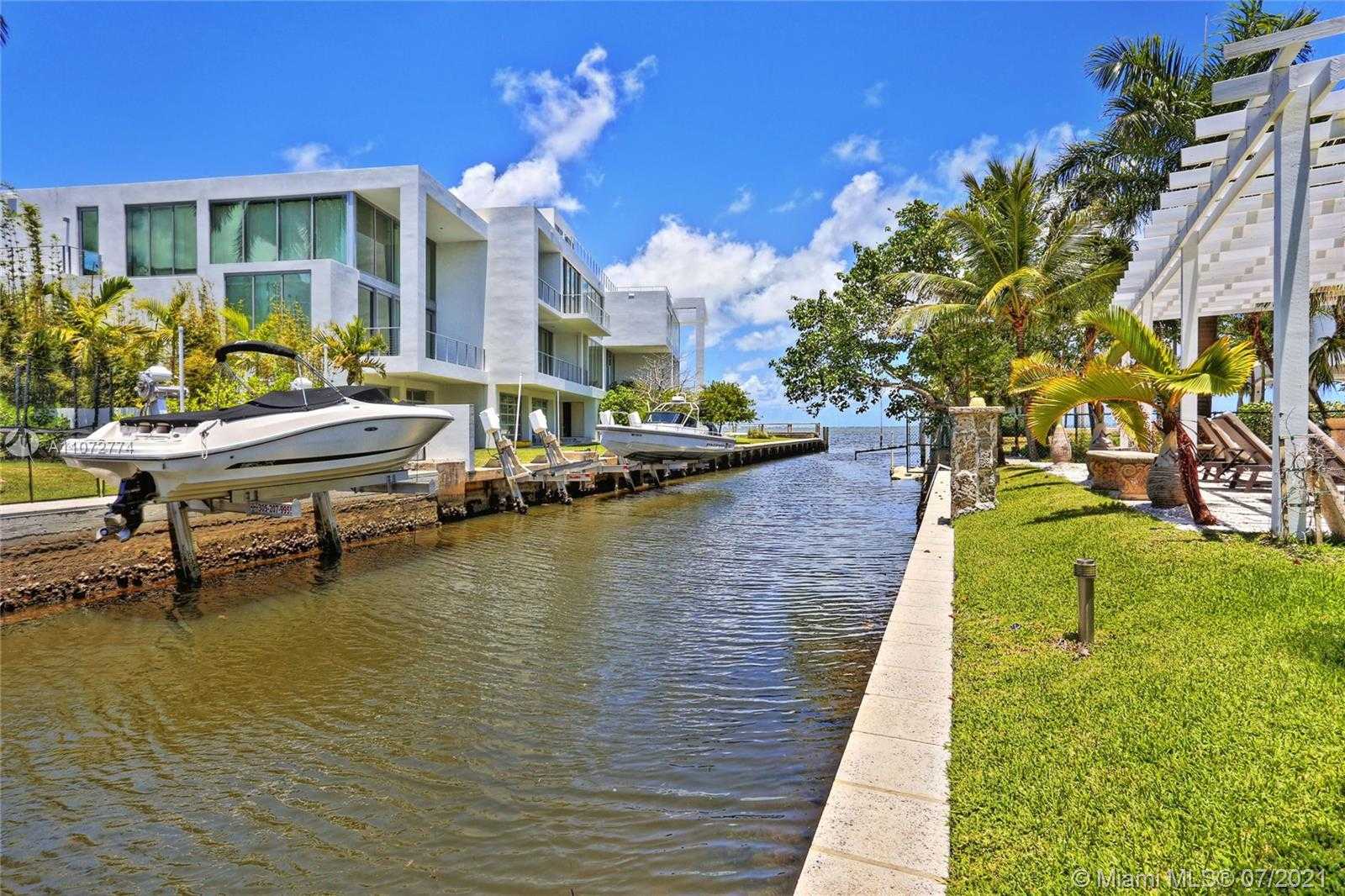 Small Image of 3577 STEWART AVE, Miami Number 37