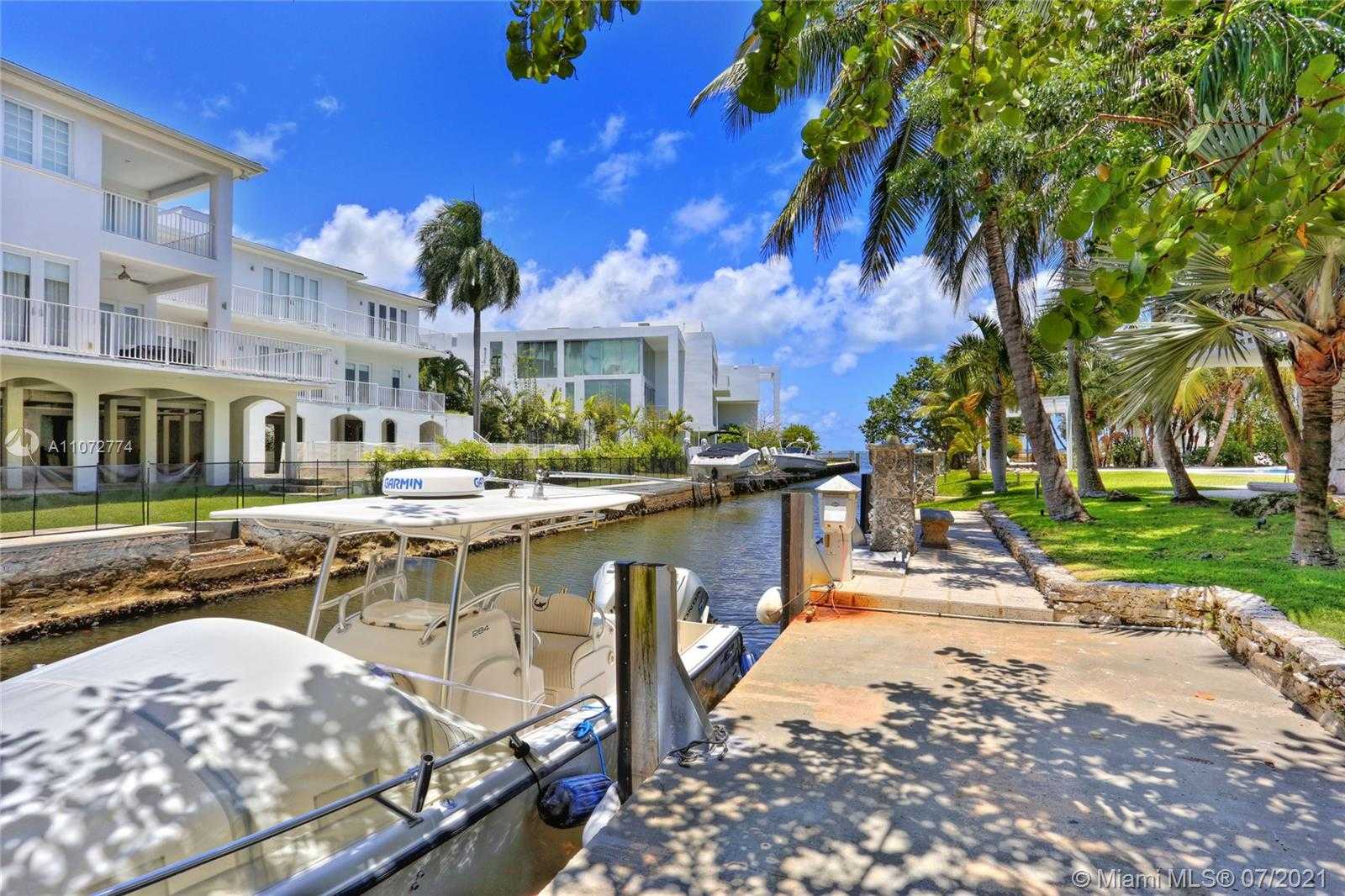 Small Image of 3577 STEWART AVE, Miami Number 39