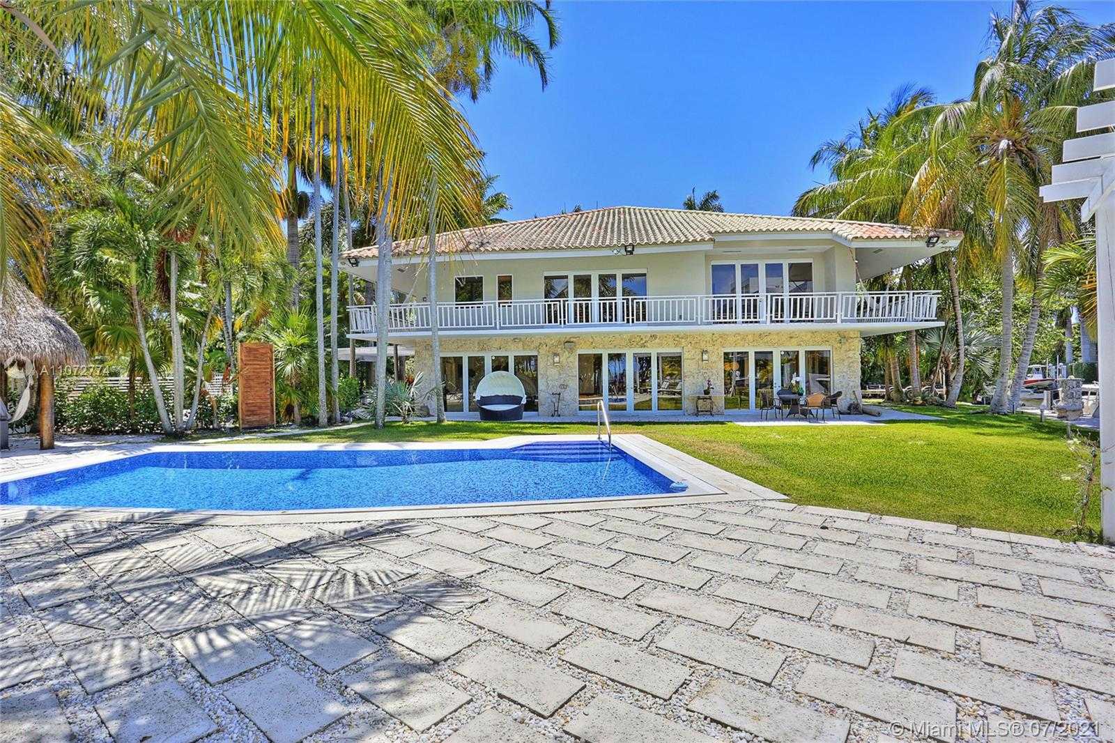 Small Image of 3577 STEWART AVE, Miami Number 4