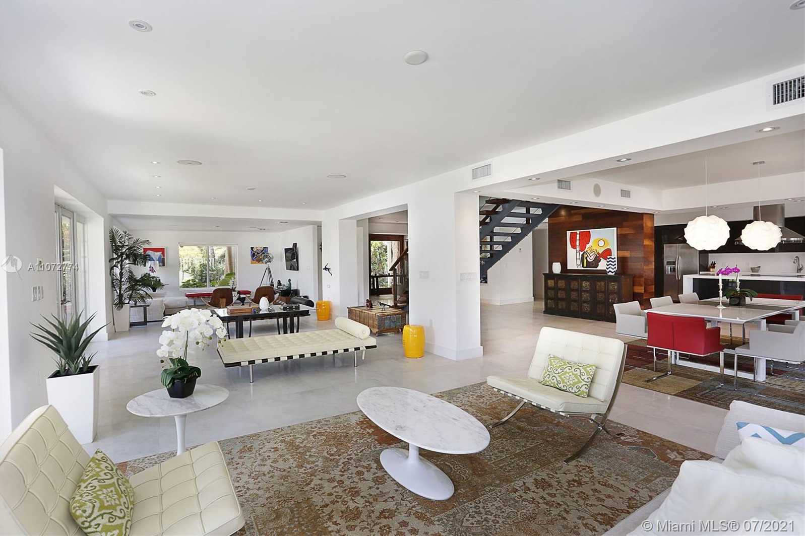 Small Image of 3577 STEWART AVE, Miami Number 6