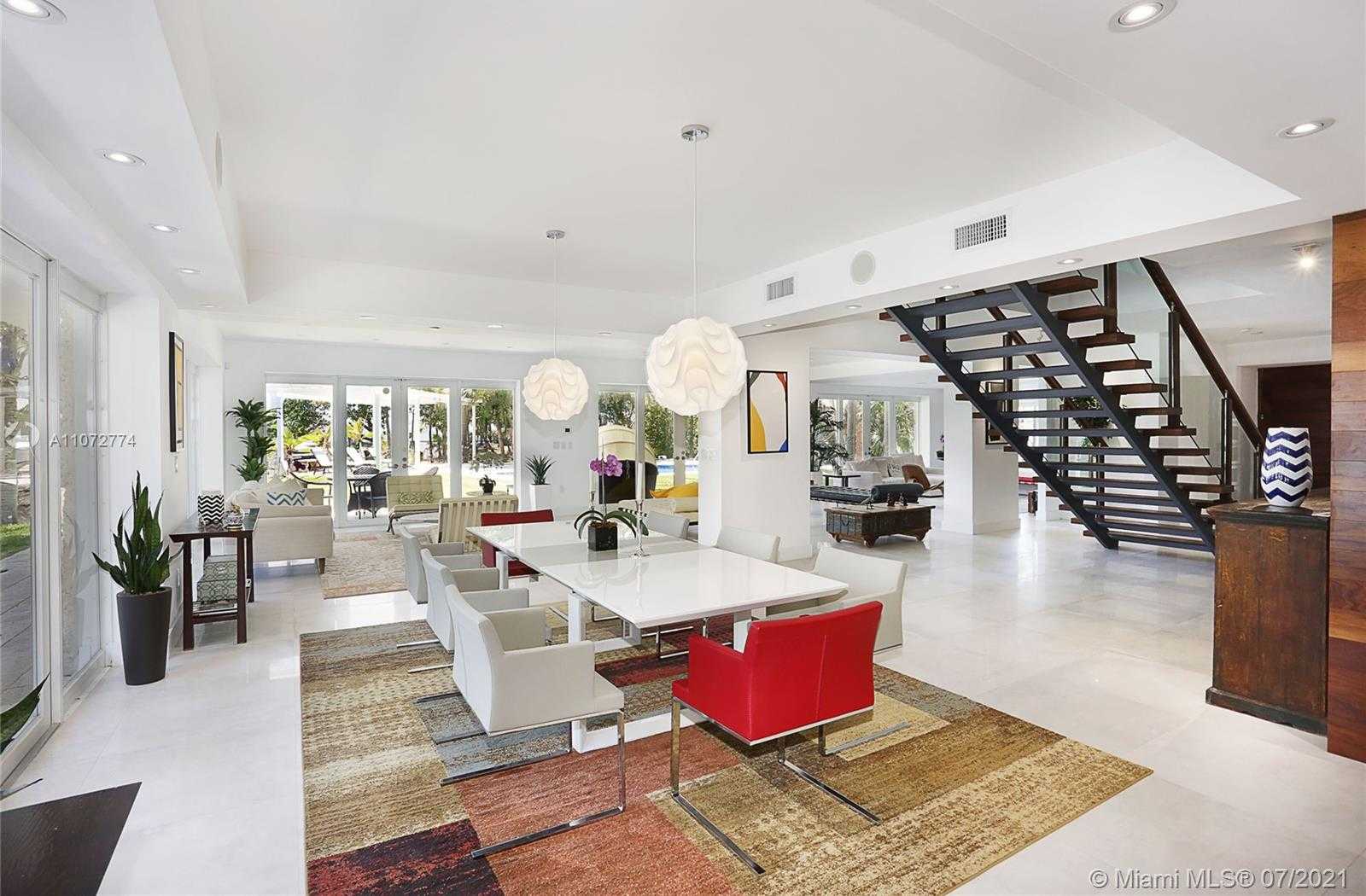Small Image of 3577 STEWART AVE, Miami Number 9