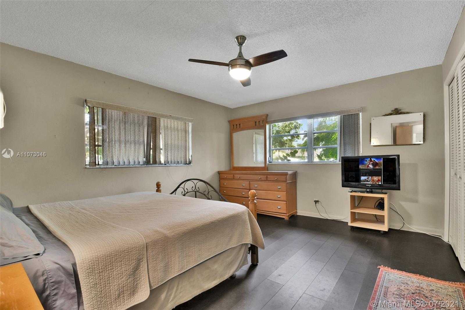Small Image of 1930 SOUTH WEST 58TH AVE, Plantation Number 22