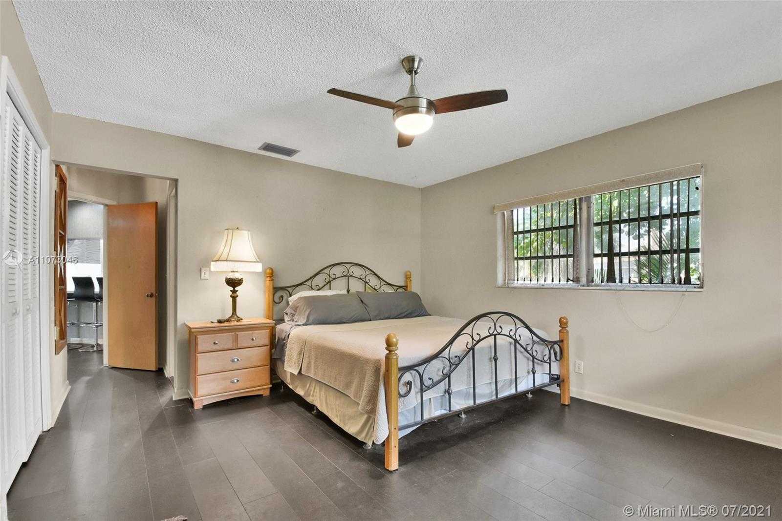Small Image of 1930 SOUTH WEST 58TH AVE, Plantation Number 24