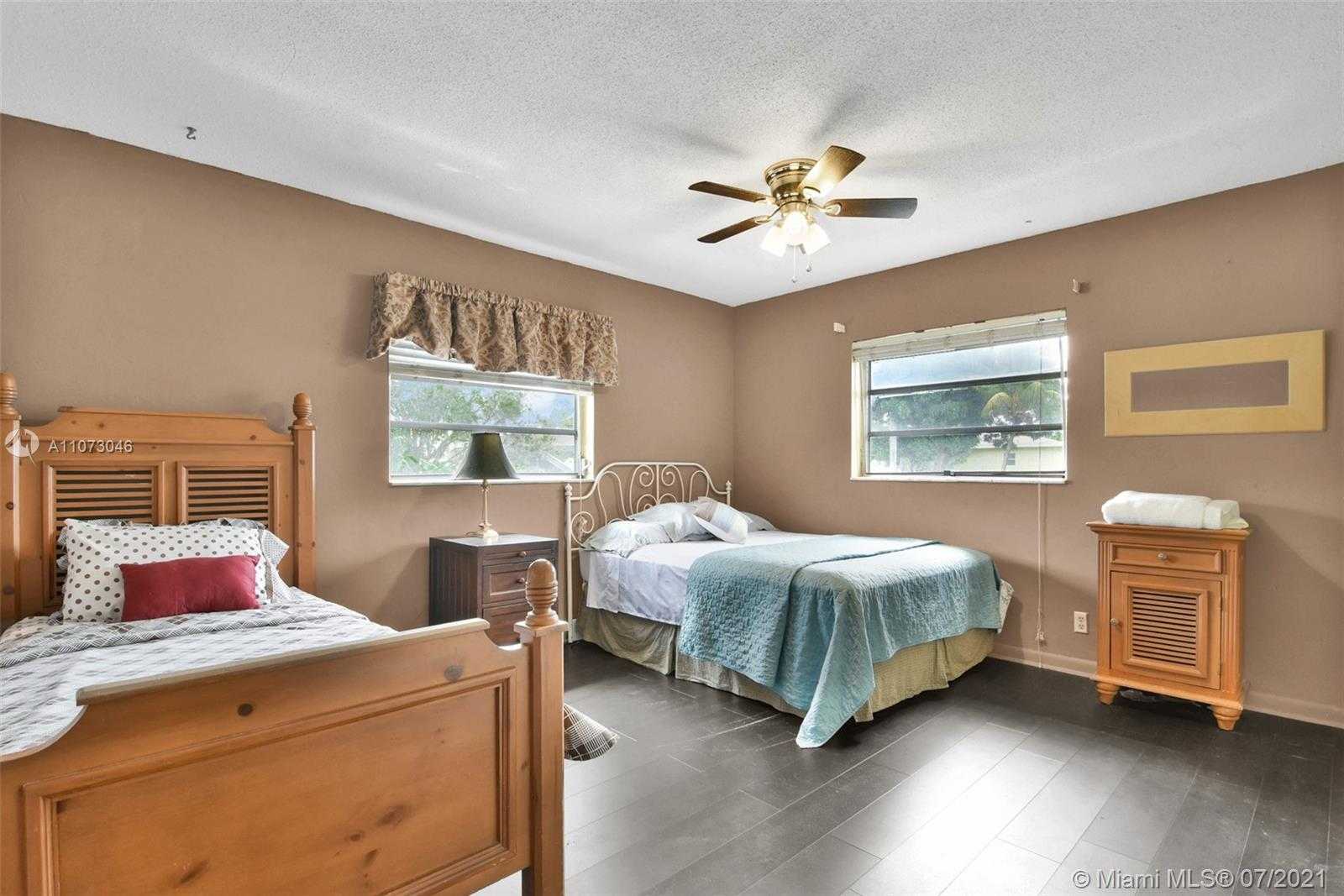 Small Image of 1930 SOUTH WEST 58TH AVE, Plantation Number 32