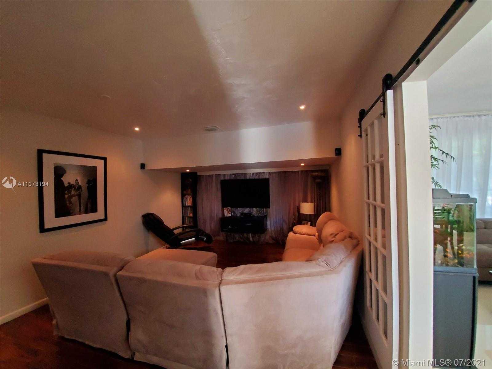 Small Image of 6020 SOUTH WEST 13TH ST, Plantation Number 13