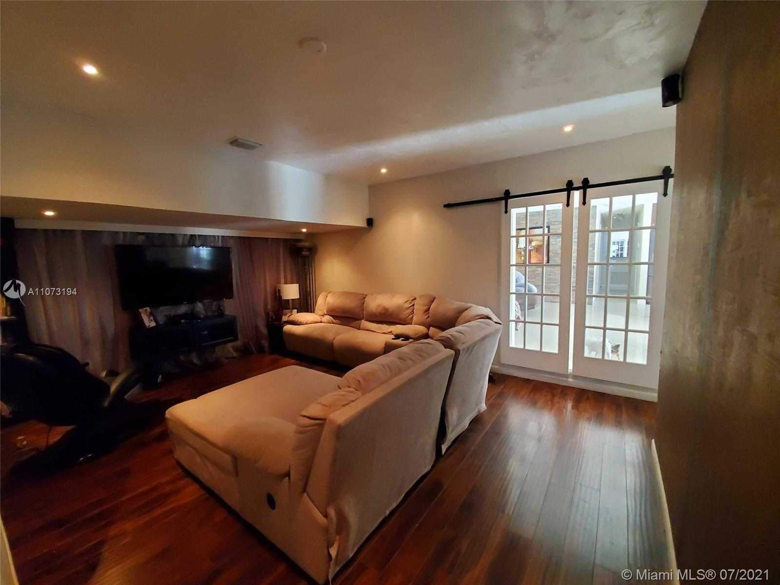 Small Image of 6020 SOUTH WEST 13TH ST, Plantation Number 14