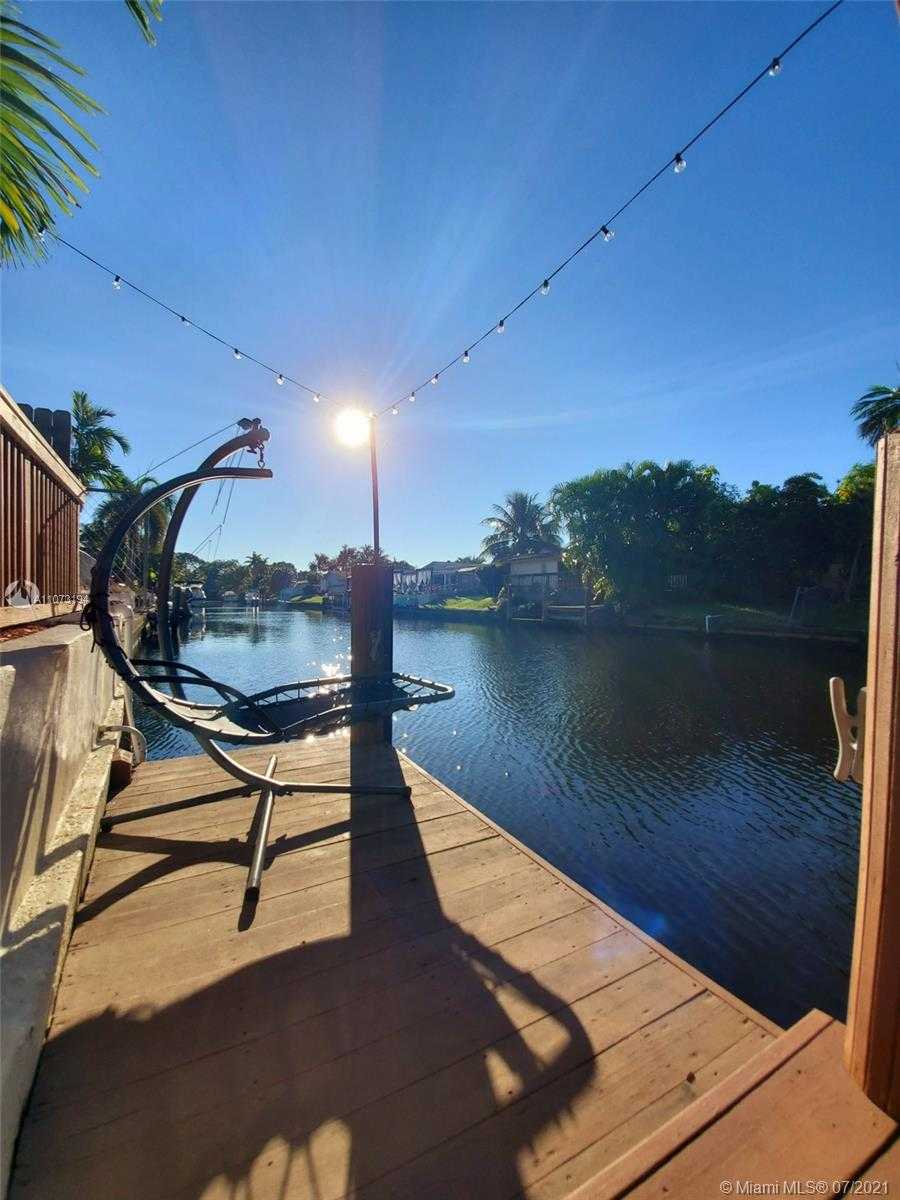 Small Image of 6020 SOUTH WEST 13TH ST, Plantation Number 24