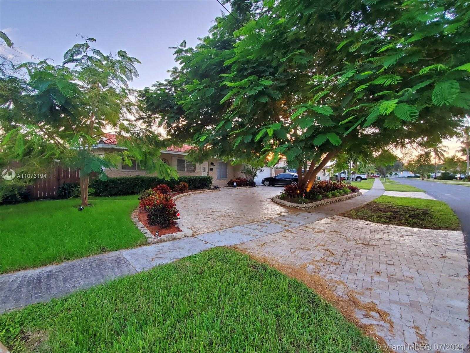 Small Image of 6020 SOUTH WEST 13TH ST, Plantation Number 3