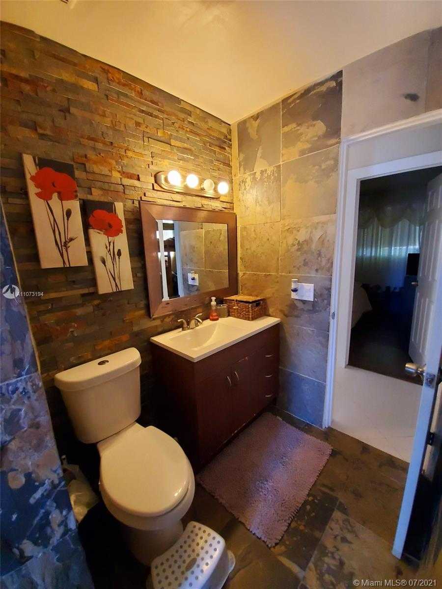 Small Image of 6020 SOUTH WEST 13TH ST, Plantation Number 30