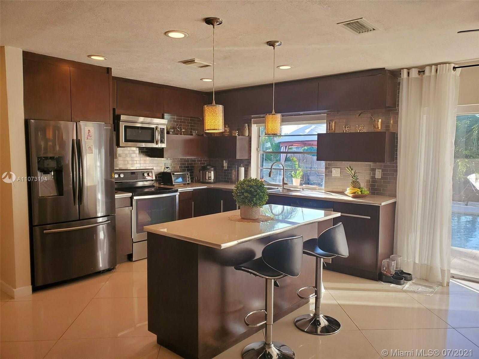 Small Image of 6020 SOUTH WEST 13TH ST, Plantation Number 6