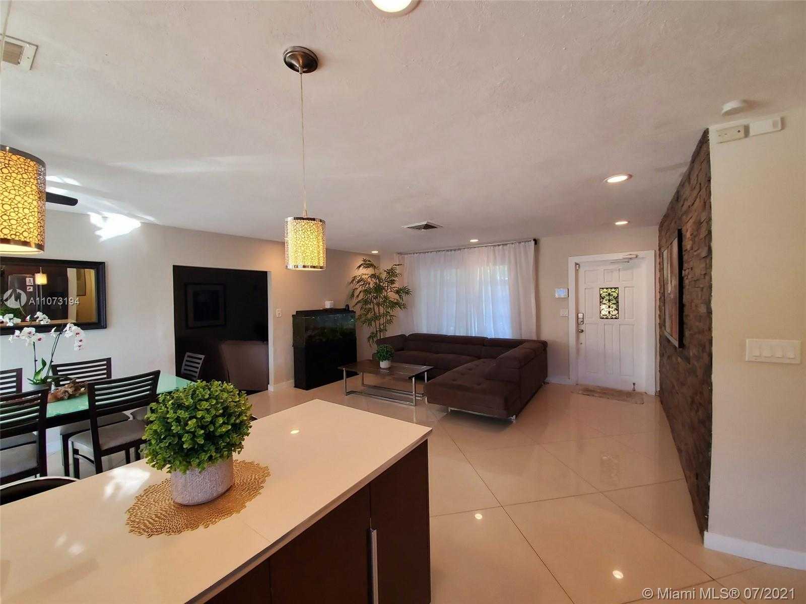 Small Image of 6020 SOUTH WEST 13TH ST, Plantation Number 9