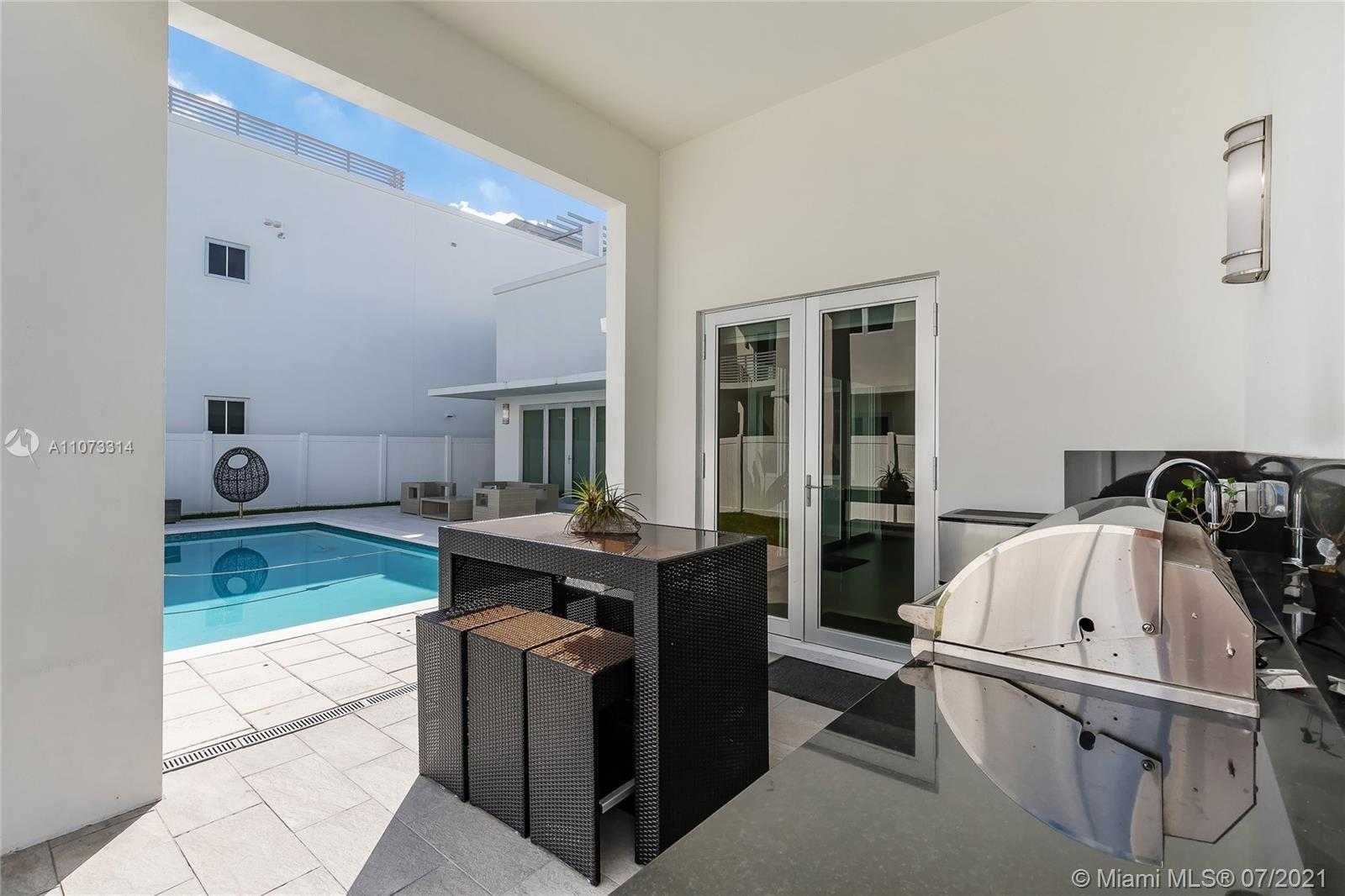 Small Image of 8225 NORTH WEST 33RD TER, Doral Number 10