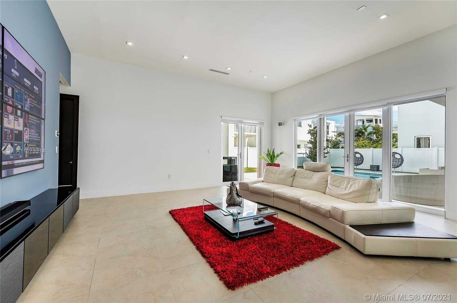 Small Image of 8225 NORTH WEST 33RD TER, Doral Number 11