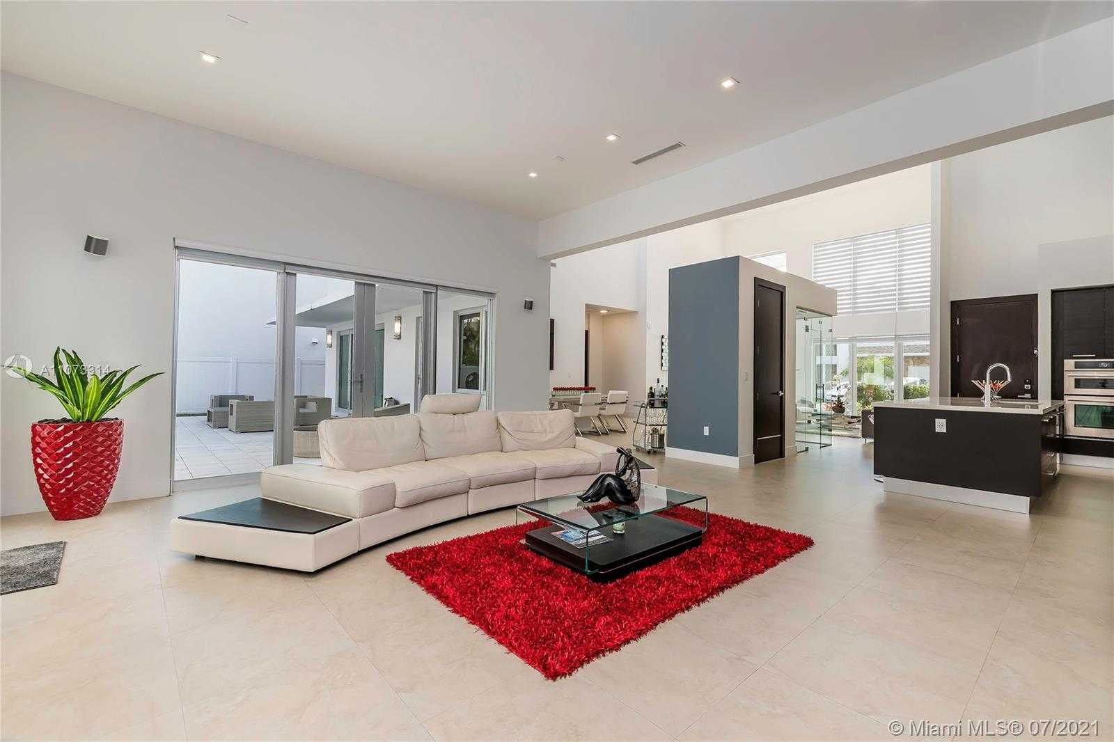 Small Image of 8225 NORTH WEST 33RD TER, Doral Number 12