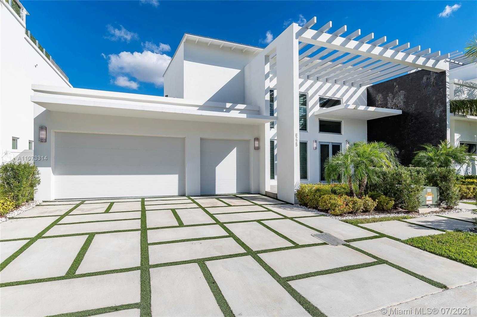 Small Image of 8225 NORTH WEST 33RD TER, Doral Number 2