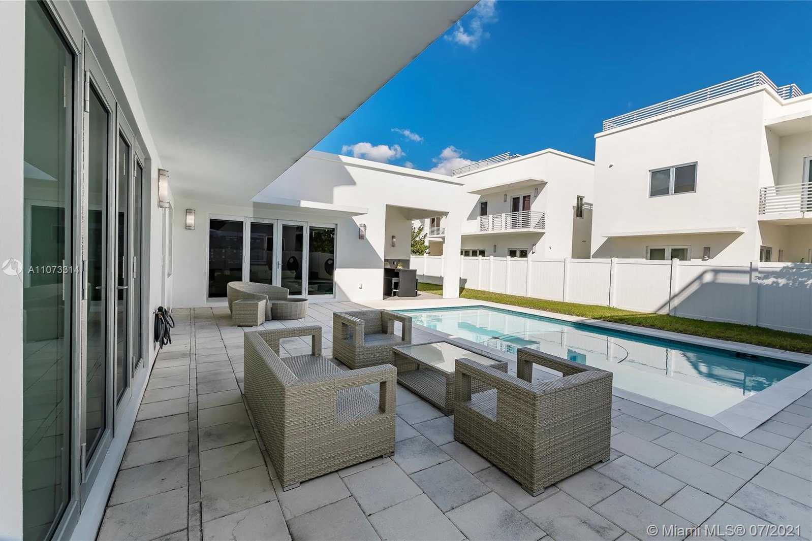 Small Image of 8225 NORTH WEST 33RD TER, Doral Number 6