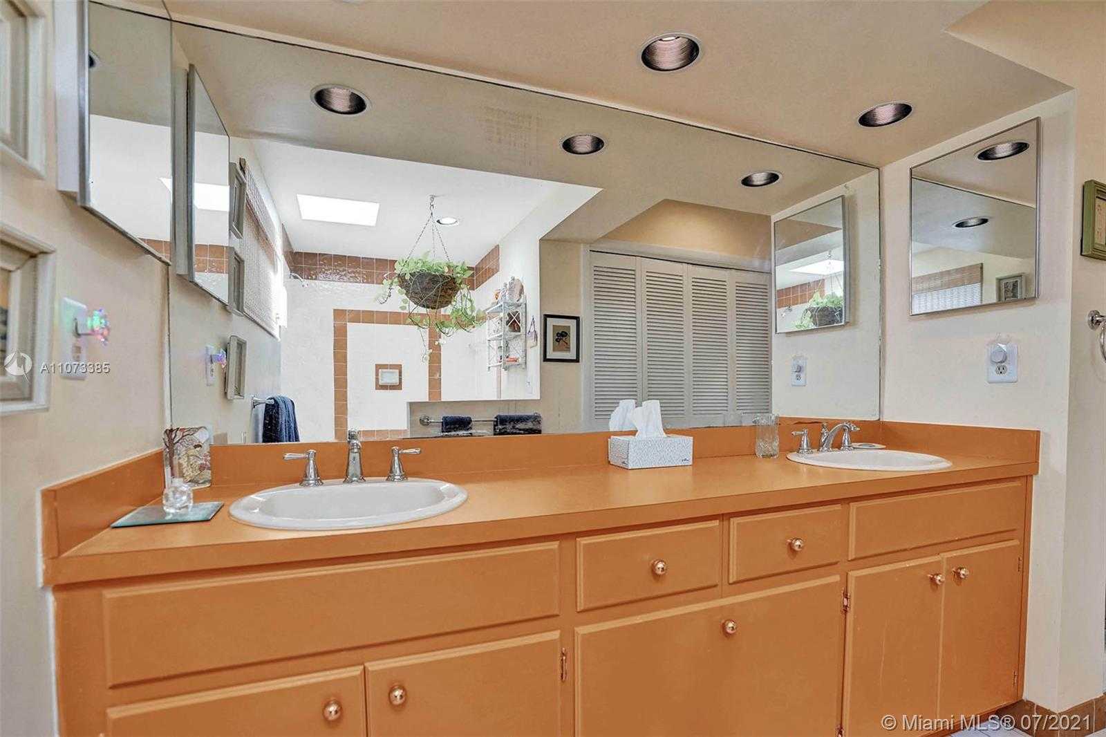 Small Image of 2708 NORTH EAST 21ST COURT, Fort Lauderdale Number 58