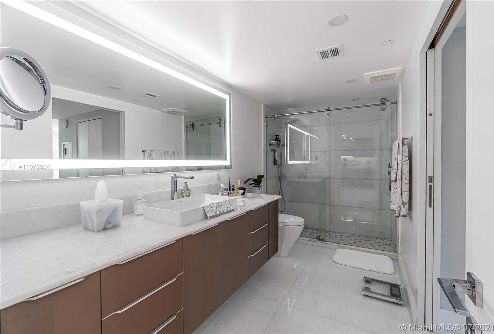 Small Image of 2101 BRICKELL AVE , APT 1604, Miami Number 16