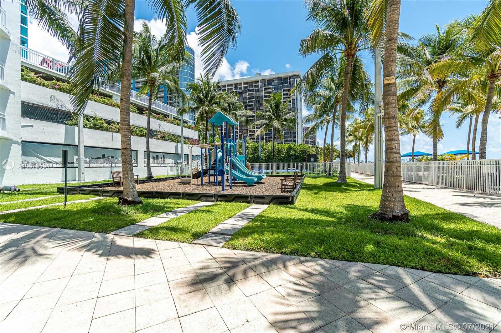 Small Image of 2101 BRICKELL AVE , APT 1604, Miami Number 25