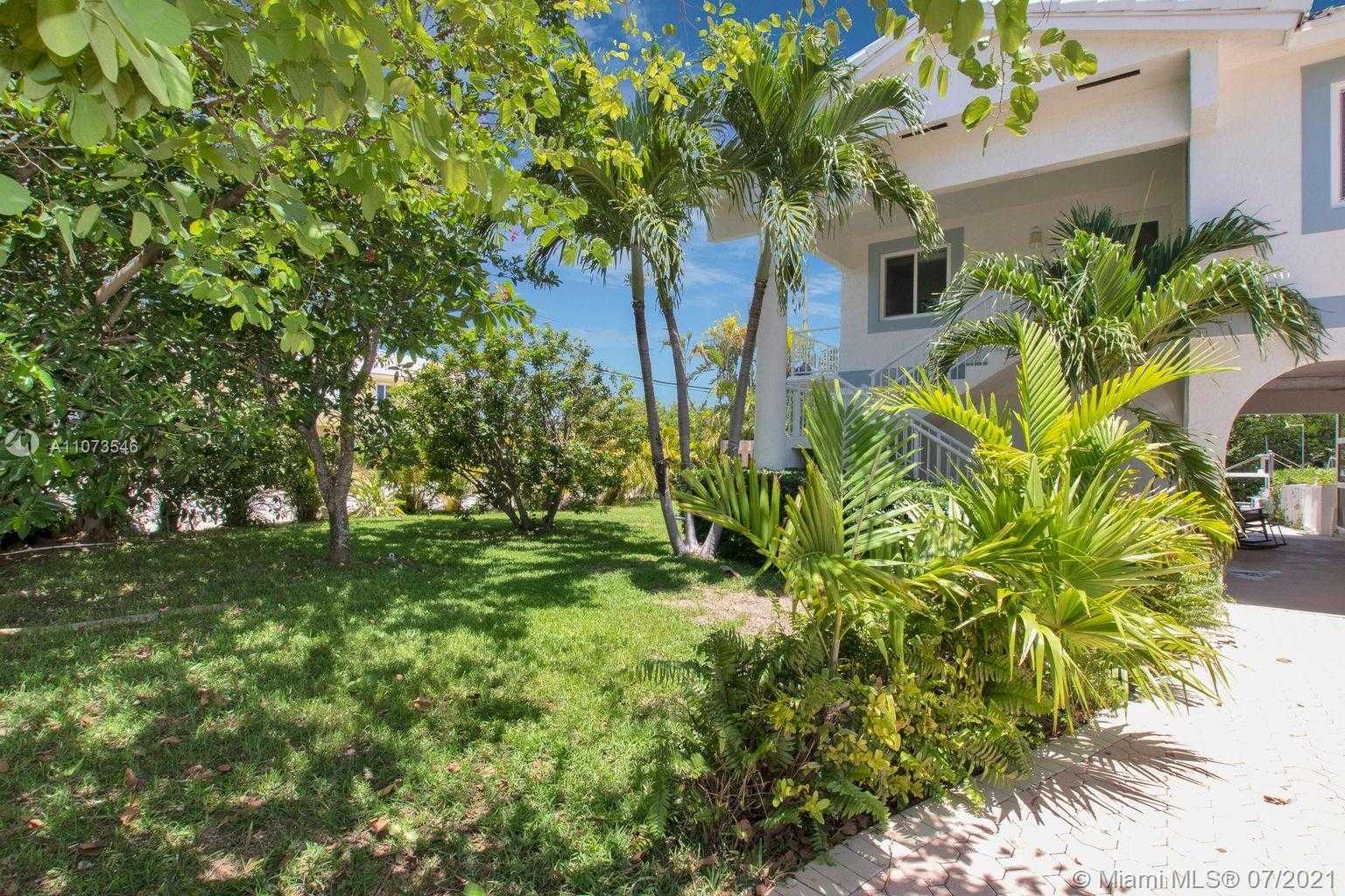 Small Image of 202 SOUTH ANGLERS DR S, Marathon Number 4