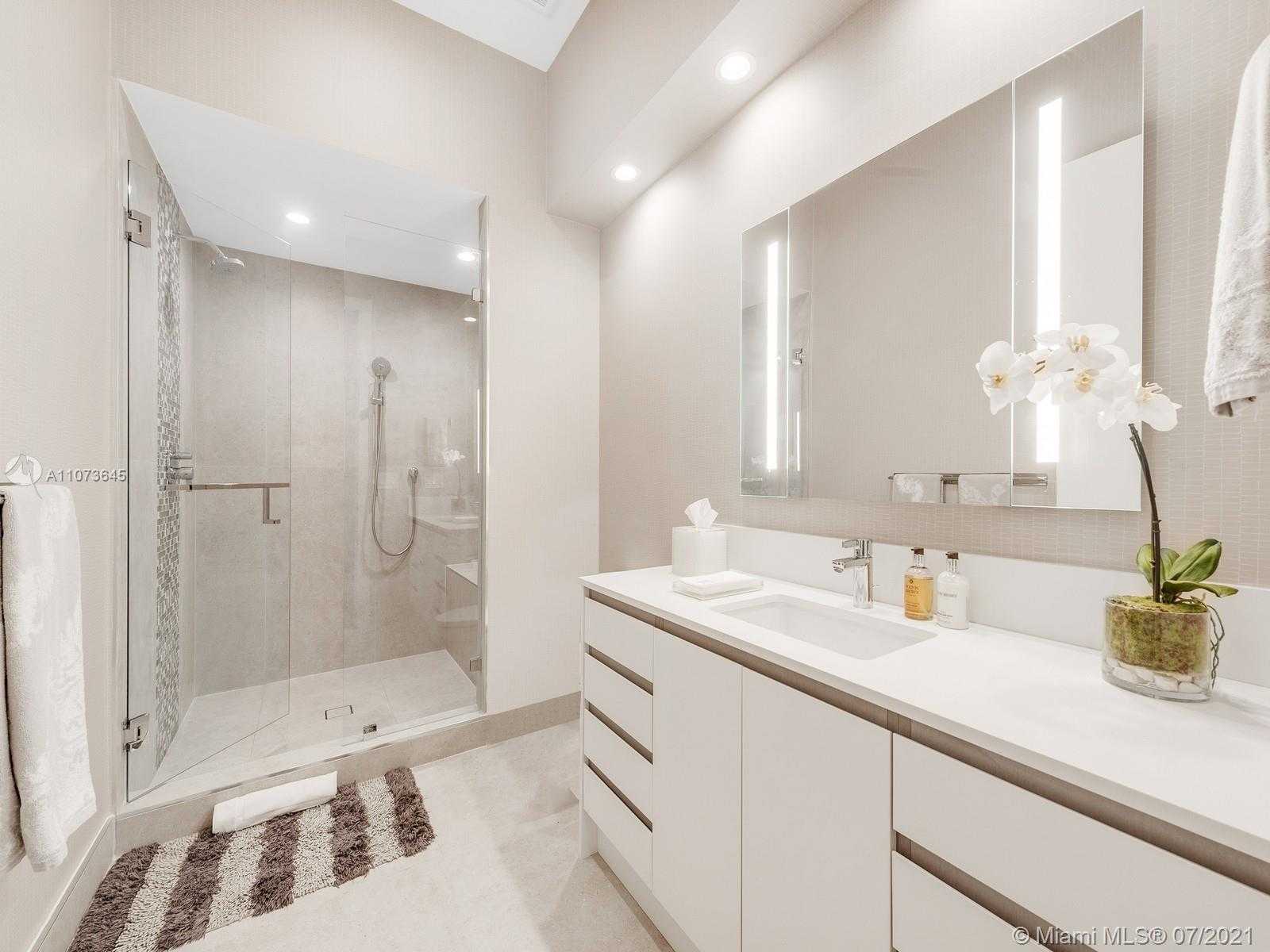 Small Image of 180 LOS PINOS CT, Coral Gables Number 23