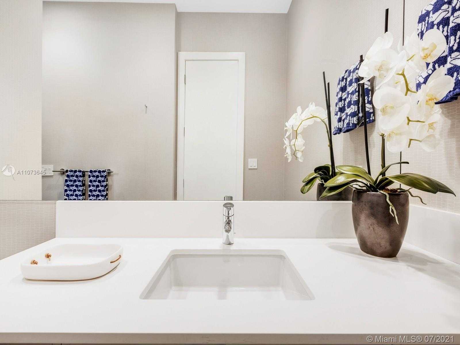 Small Image of 180 LOS PINOS CT, Coral Gables Number 26