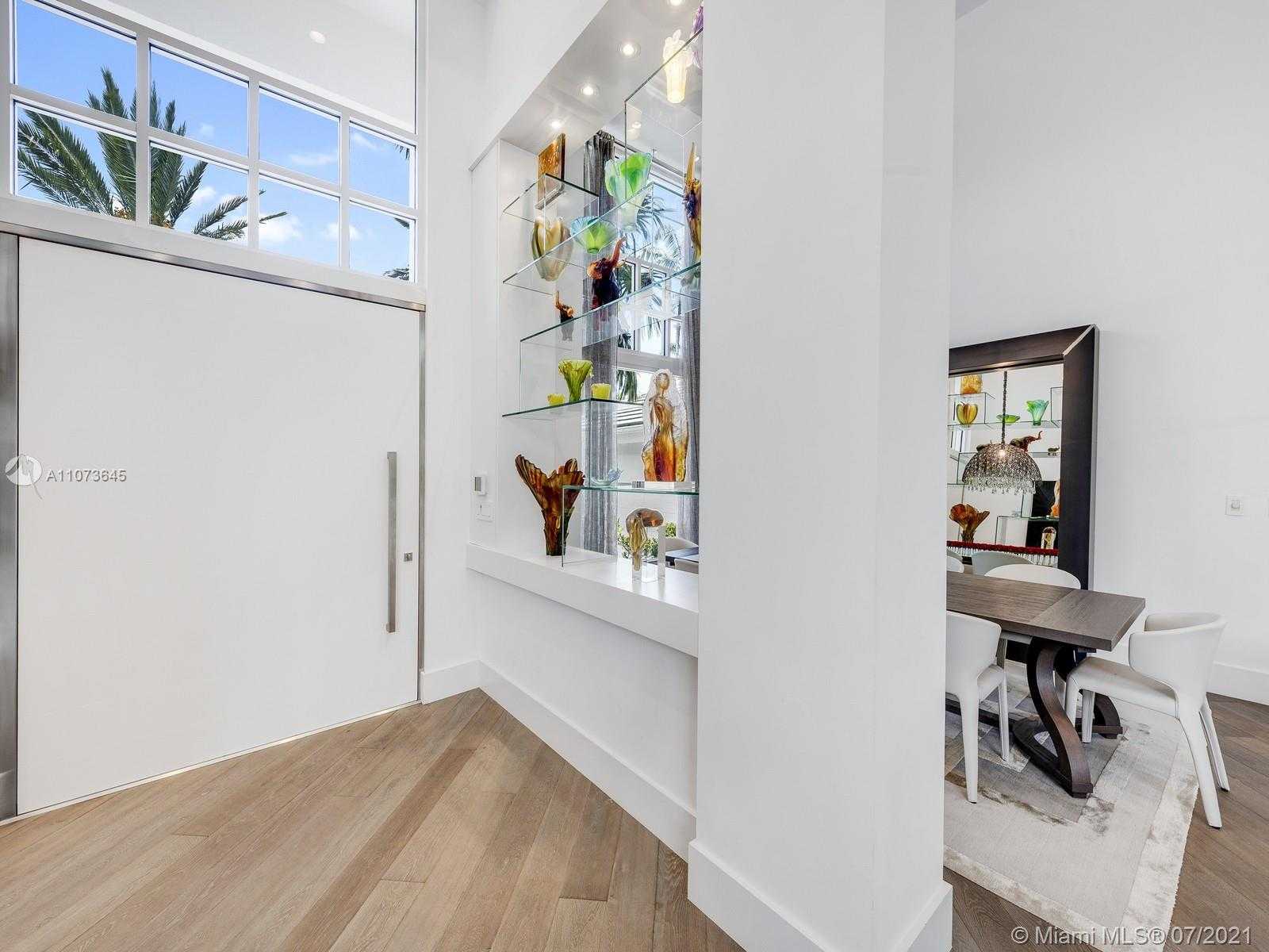 Small Image of 180 LOS PINOS CT, Coral Gables Number 28