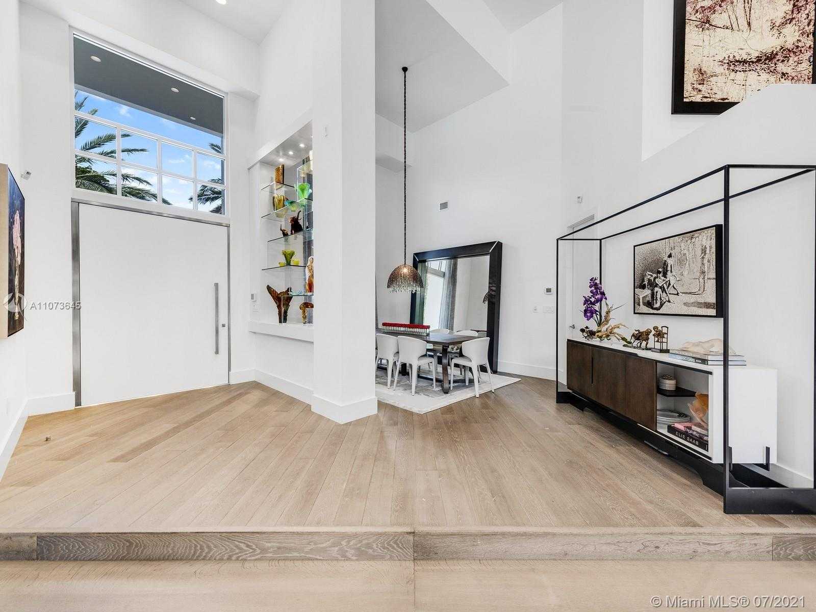 Small Image of 180 LOS PINOS CT, Coral Gables Number 30
