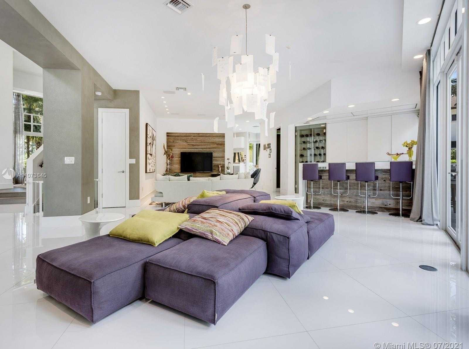 Small Image of 180 LOS PINOS CT, Coral Gables Number 35