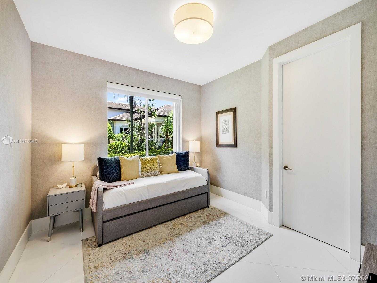 Small Image of 180 LOS PINOS CT, Coral Gables Number 43